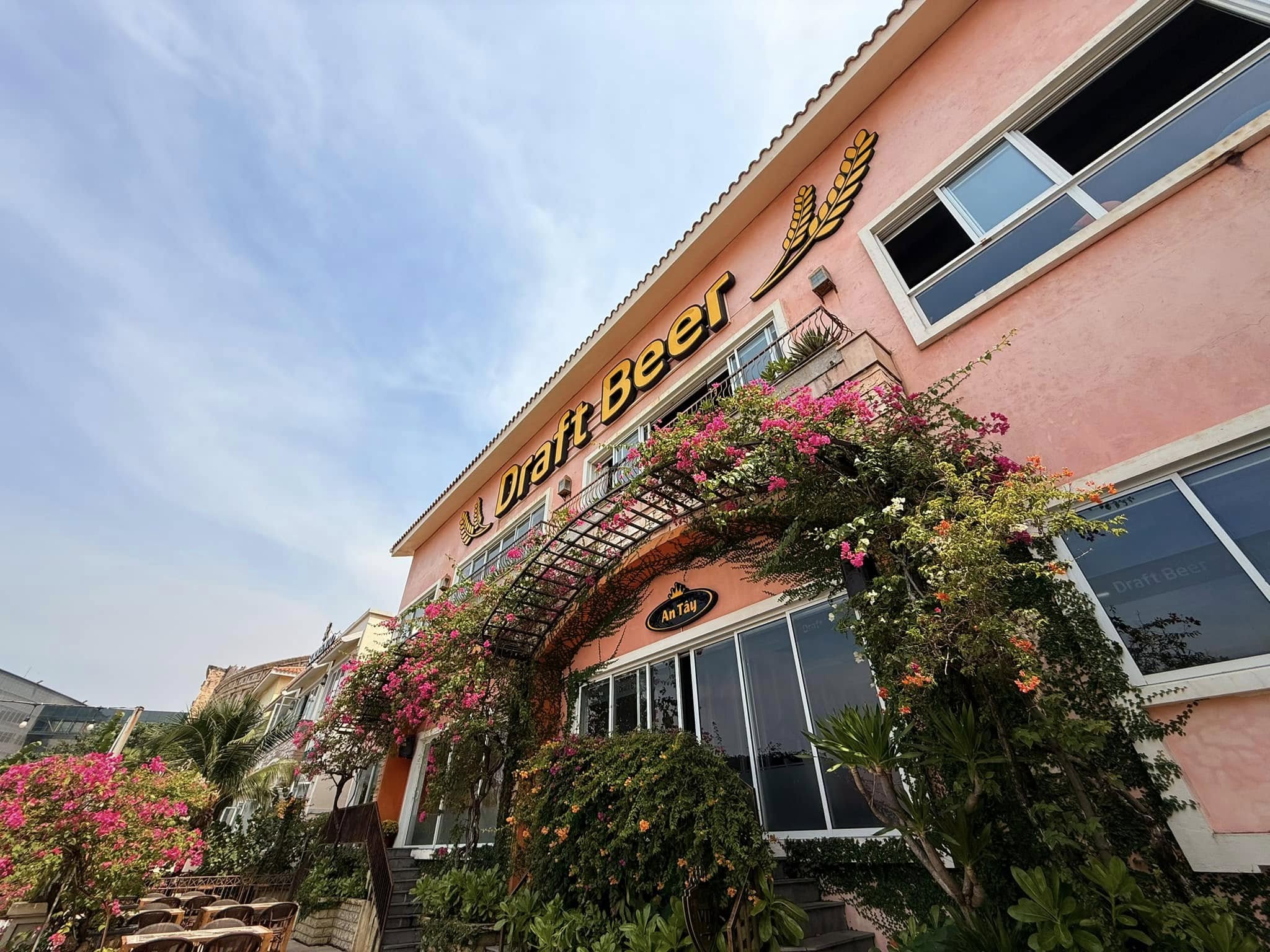 Nhà hàng Draft Beer Sunset Town Phú Quốc