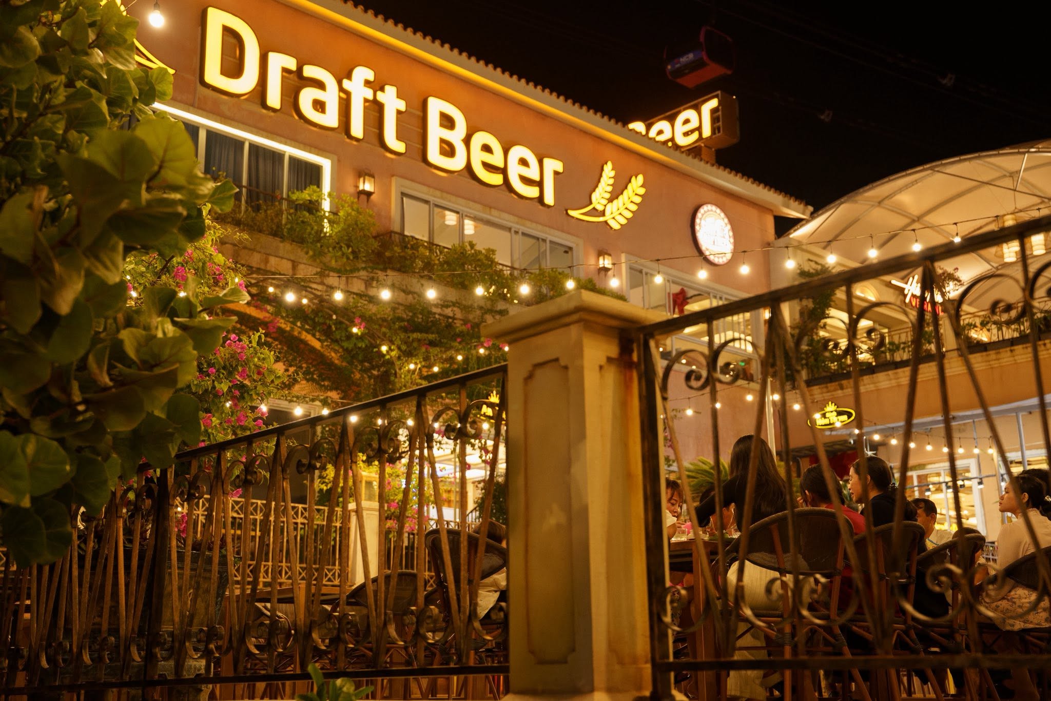 Nhà hàng Draft Beer Sunset Town Phú Quốc