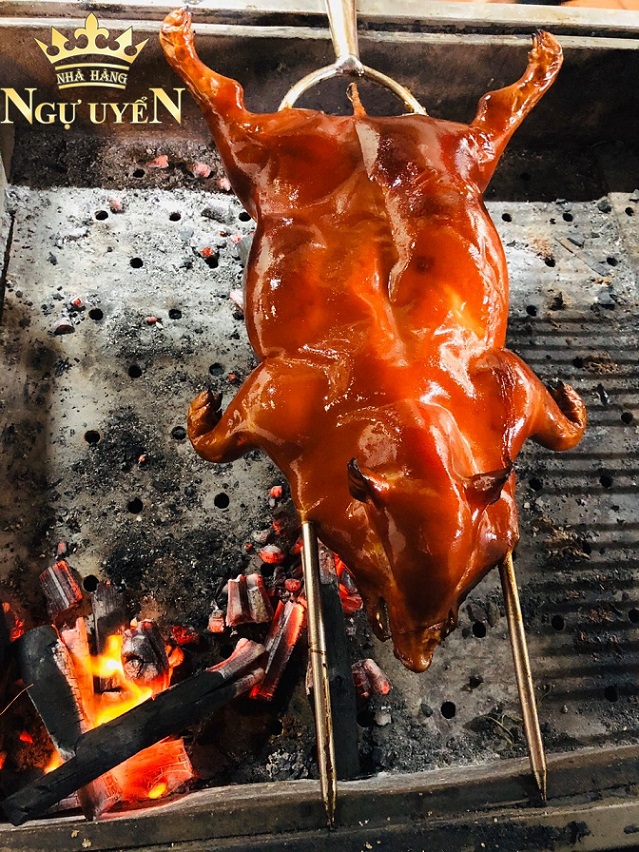 Đặt chỗ tại Nhà hàng Ngự Uyển Phú Quốc