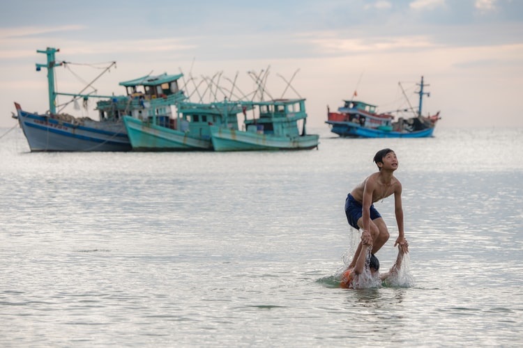 Tour ngắm hoàng hôn và câu mực đêm Phú Quốc