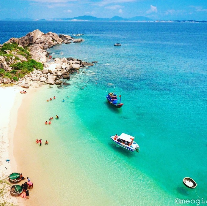 CẮM TRẠI TRÊN ĐẢO HOANG HÒN NƯA 2N1Đ | OUTING TRIP