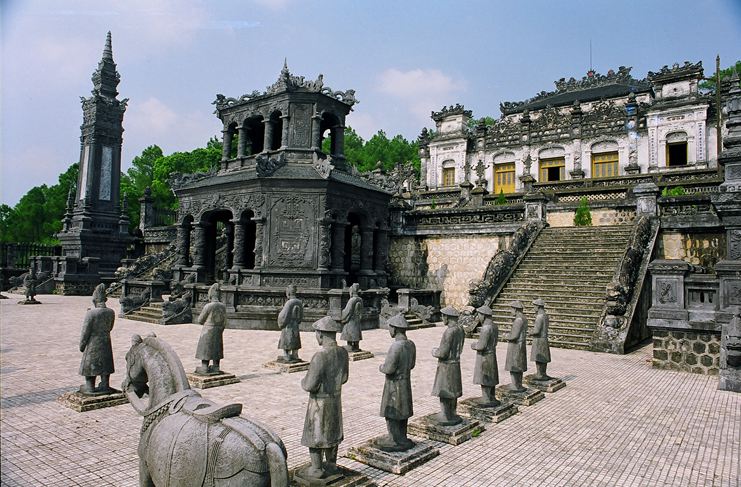 Một ngày khám phá mảnh đất cố đô Huế