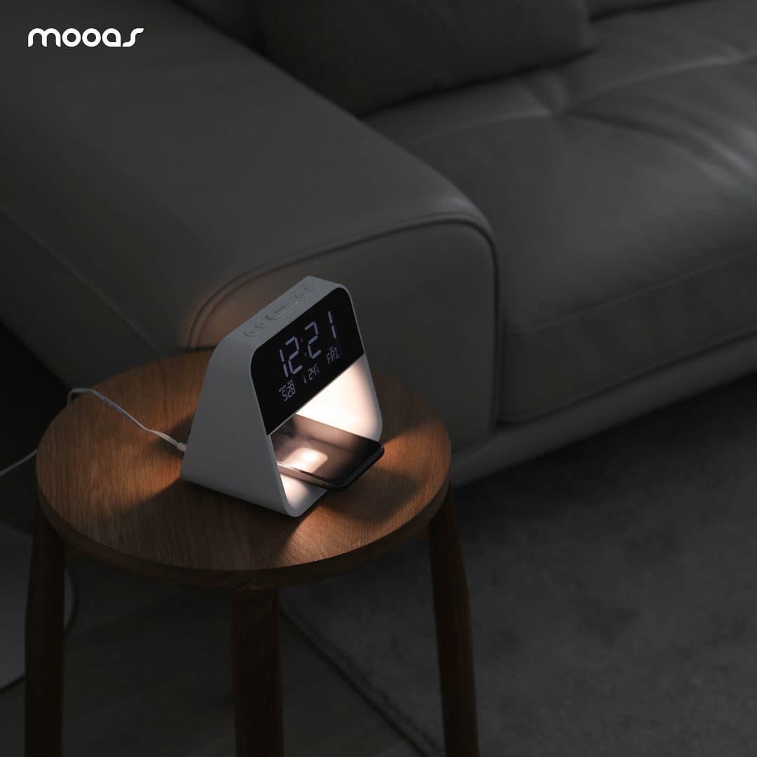 Đồng hồ thông minh kiêm sạc không dây MOOAS Hàn Quốc kèm đèn ngủ