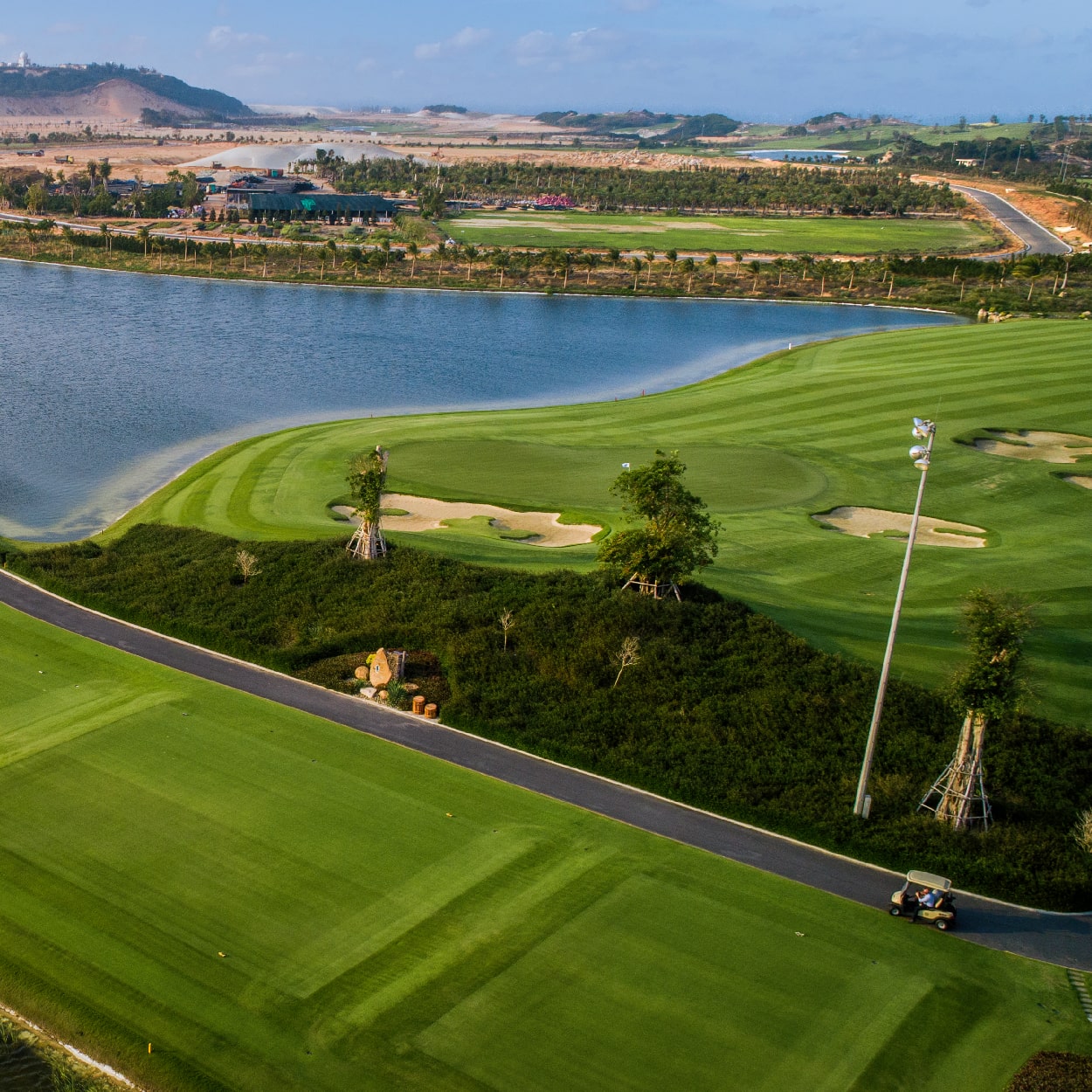 바다가 보이는 티샷, 베트남 나트랑에서 만나는 골프 천국