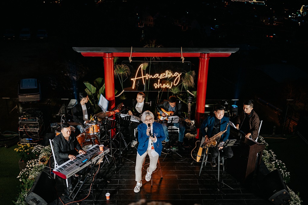 [Đã kết thúc] Vé Amazing Show tại Dalat Golf Café tháng 01/2022