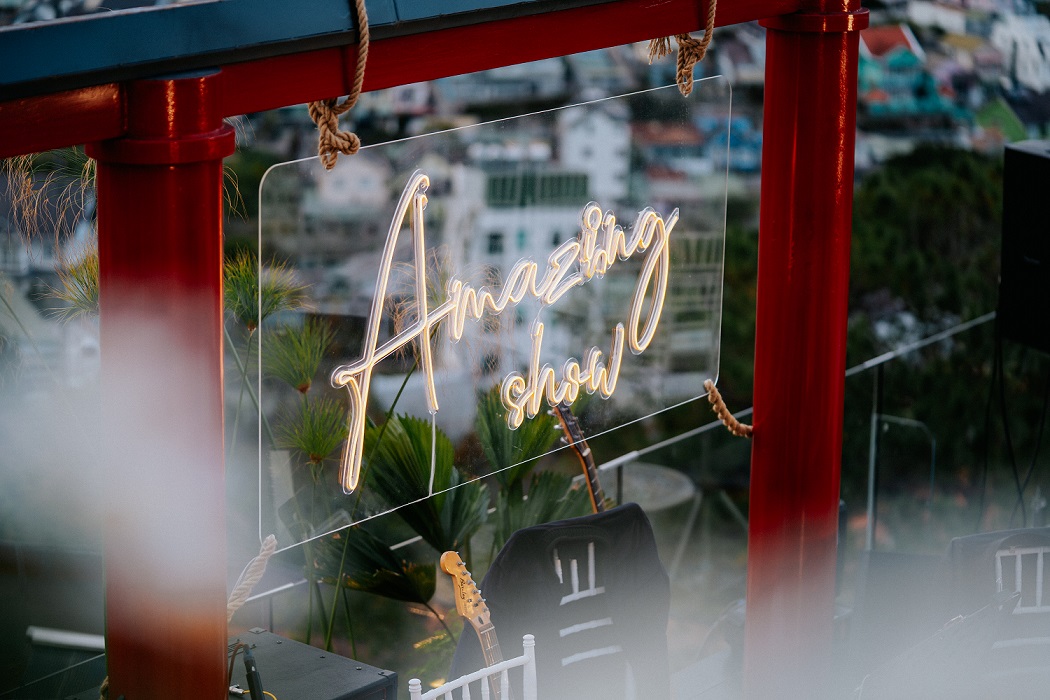 [Đã kết thúc] Vé Amazing Show tại Dalat Golf Café tháng 01/2022