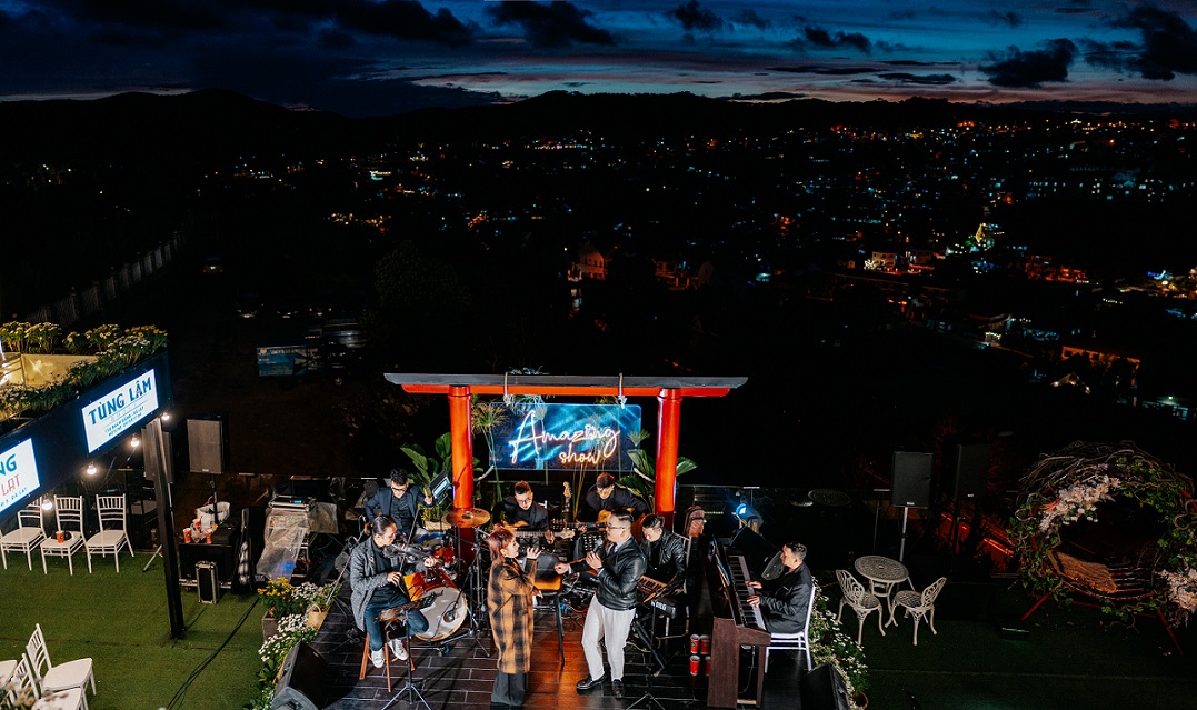 [Đã kết thúc] Vé Amazing Show tại Dalat Golf Café tháng 01/2022